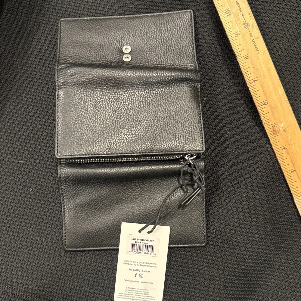 Bugatti Leather Trifold Wallet. Black genuine pebbled leather NWT
